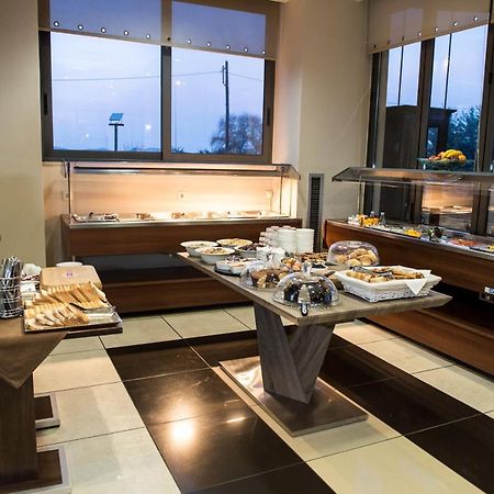 Premier Agrinio Heart Hotel Екстериор снимка