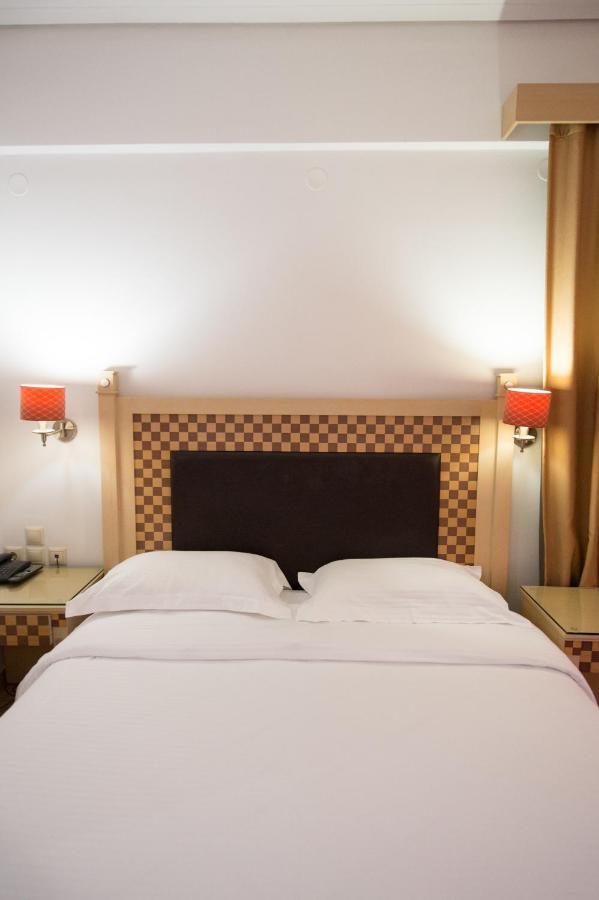 Premier Agrinio Heart Hotel Екстериор снимка
