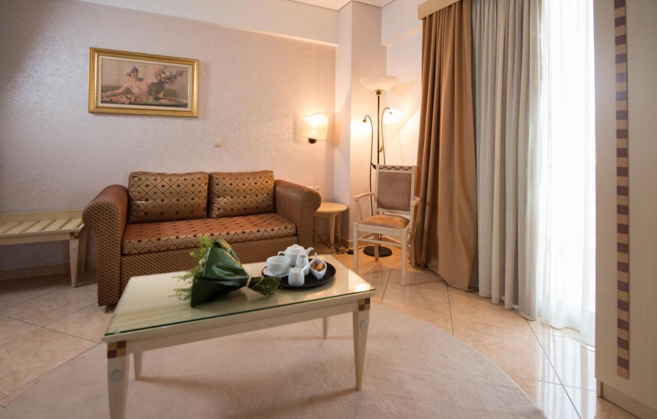 Premier Agrinio Heart Hotel Екстериор снимка