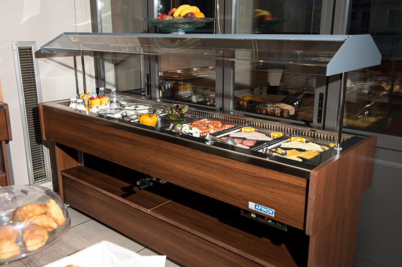 Premier Agrinio Heart Hotel Екстериор снимка