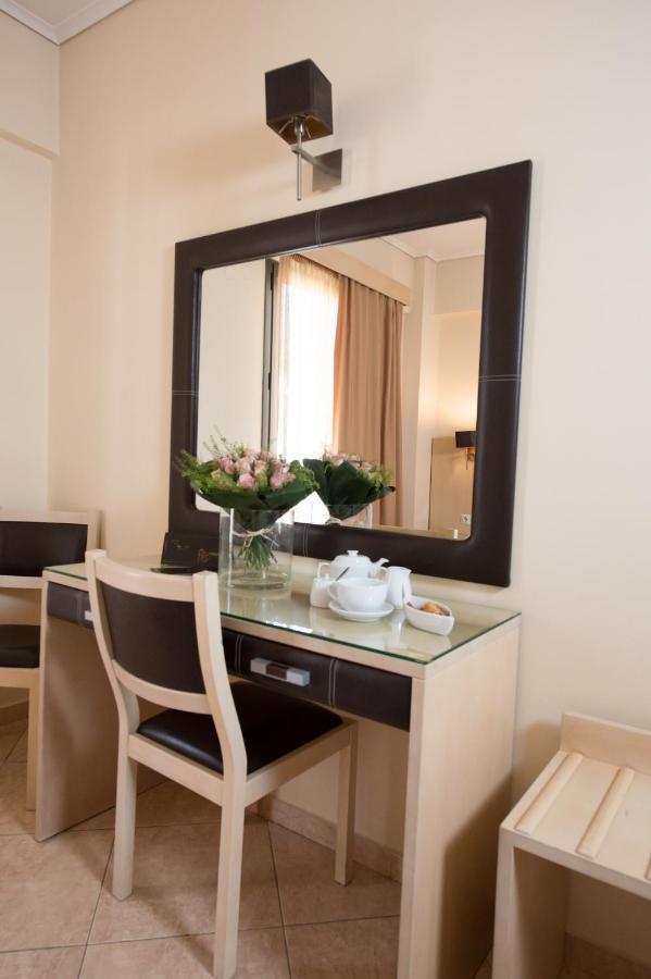 Premier Agrinio Heart Hotel Екстериор снимка