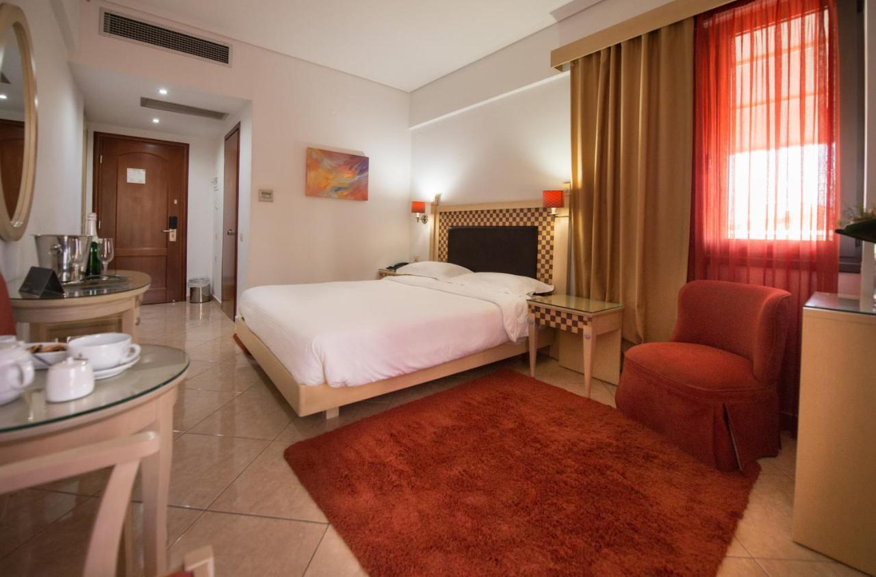 Premier Agrinio Heart Hotel Екстериор снимка